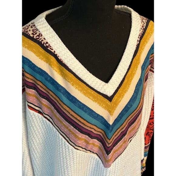 Lovely Melody Womens Size Medium V-Neck‎ Long Sleeve Pullover - Picture 3 of 6